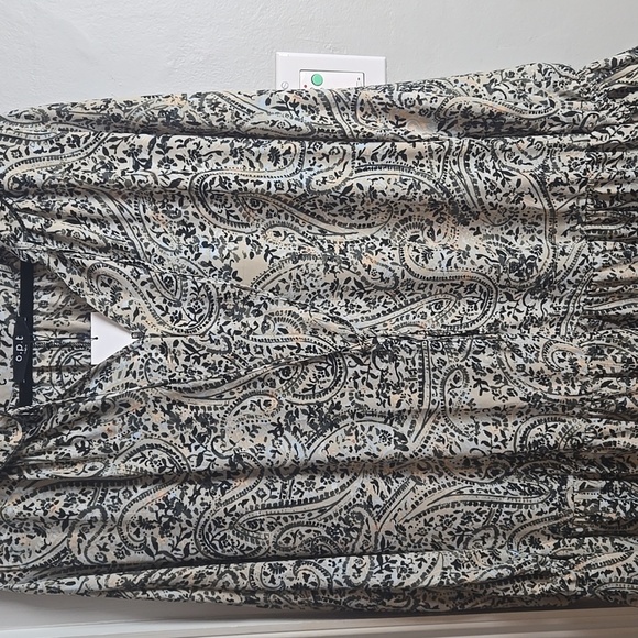 O.P.T.-NWT-Long Sleeve Tiered Dress Boho Paisley Print Midi-Size M - Picture 6 of 17
